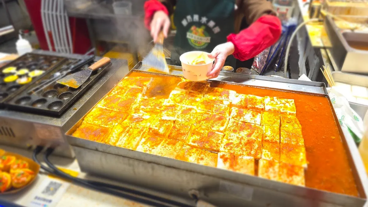 Night at street food Dongmen, Shenzhen CN