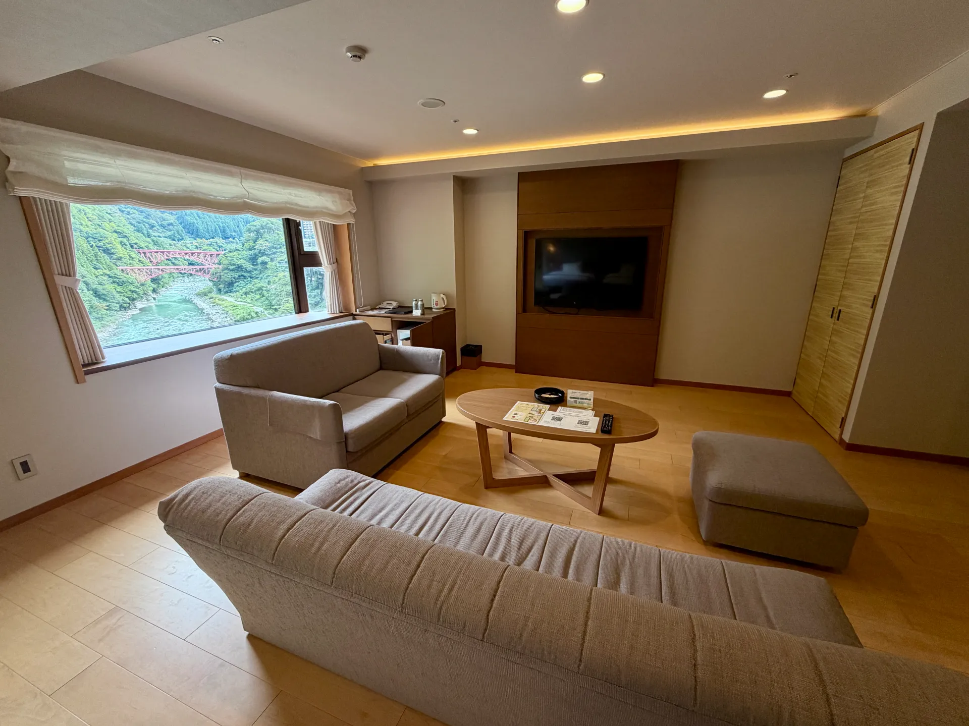 รีวิวโรงแรม Kurobe Unazuki Onsen Yamanoha เรียวกังริมแม่น้ำ กลางหุบเขาโทยามะ